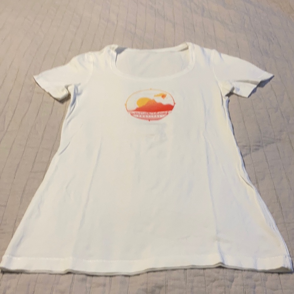 Lululemon wanderlust tee